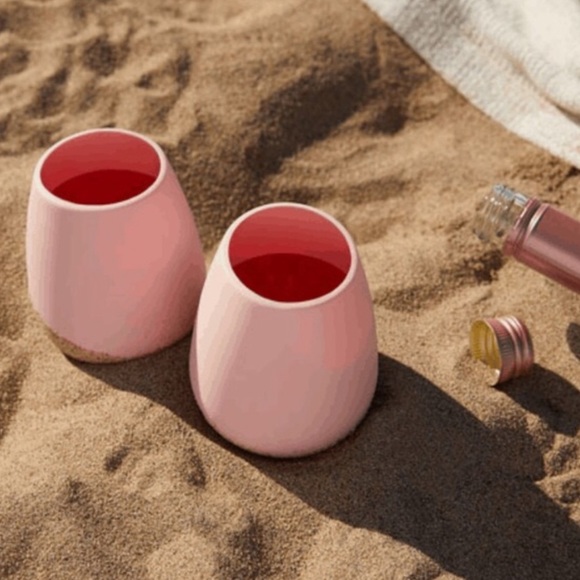 Set of 2 brand new pink silicone wine glasses - Picture 4 of 4